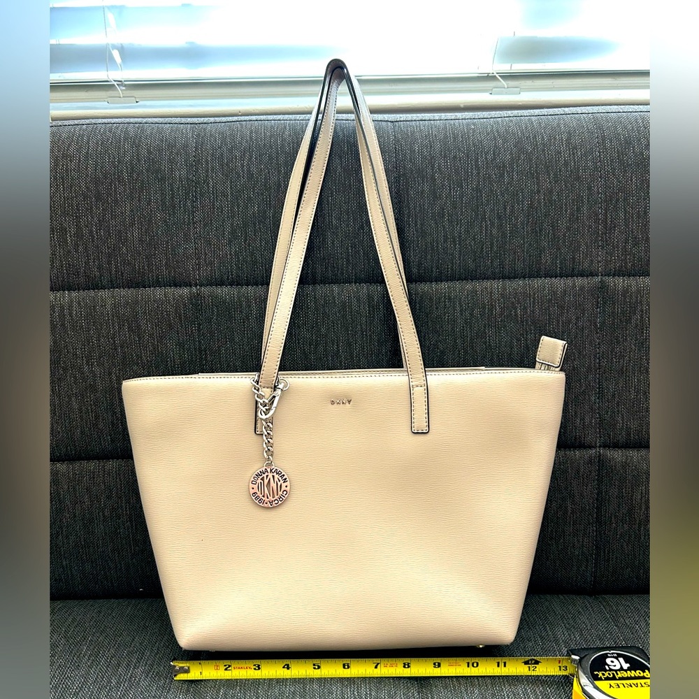 Elegant beige Donna Karan tote bag. Excellent condition.